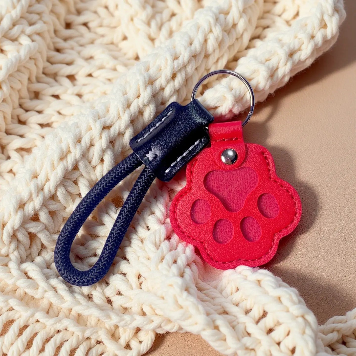 Pet Fur Memory Charm Leather Keychain - Paw-Shaped Keepsake for Dog and Cat Hair, Memorial Gift for Grieving Pet Owners